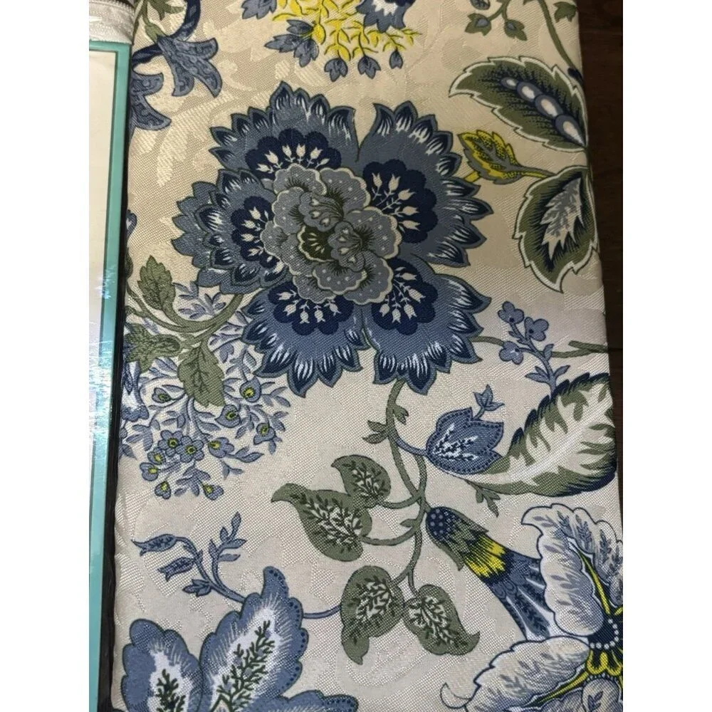 Traditions by Waverly Navarra Antique Scallop Valance Rod Pocket 52